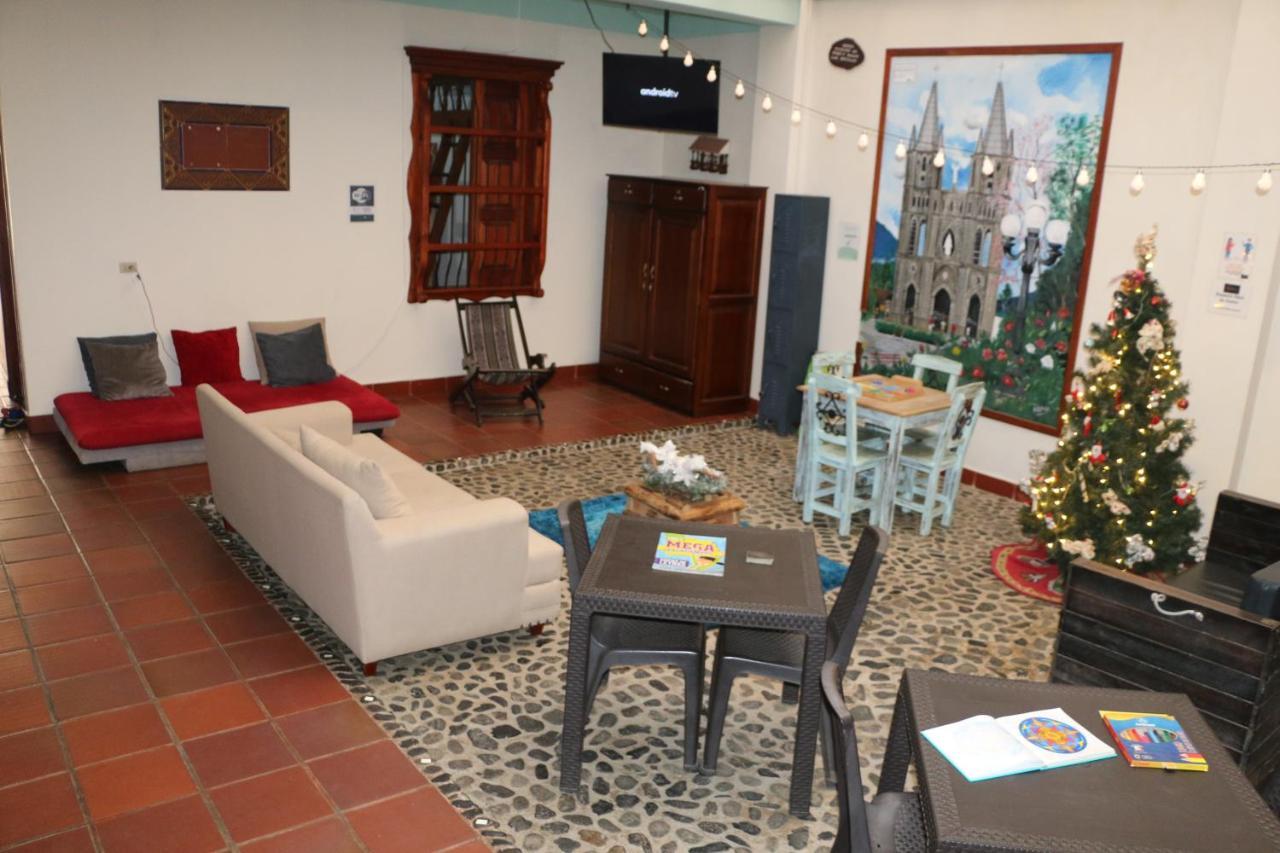 Candileja Hostel Jardín Eksteriør bilde